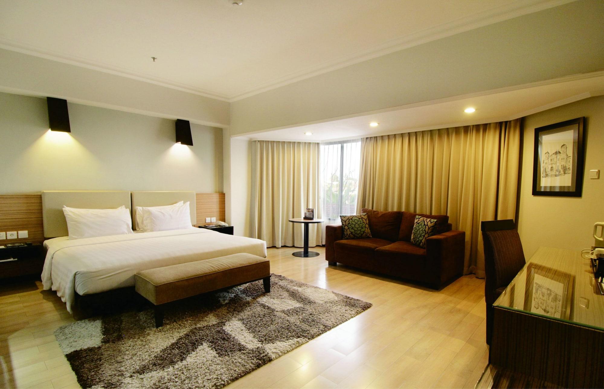 โฮเต็ล ซานติก้า พรีเมียร์ จ๊อกจา Hotel ยอกยาการ์ตา ภายนอก รูปภาพ