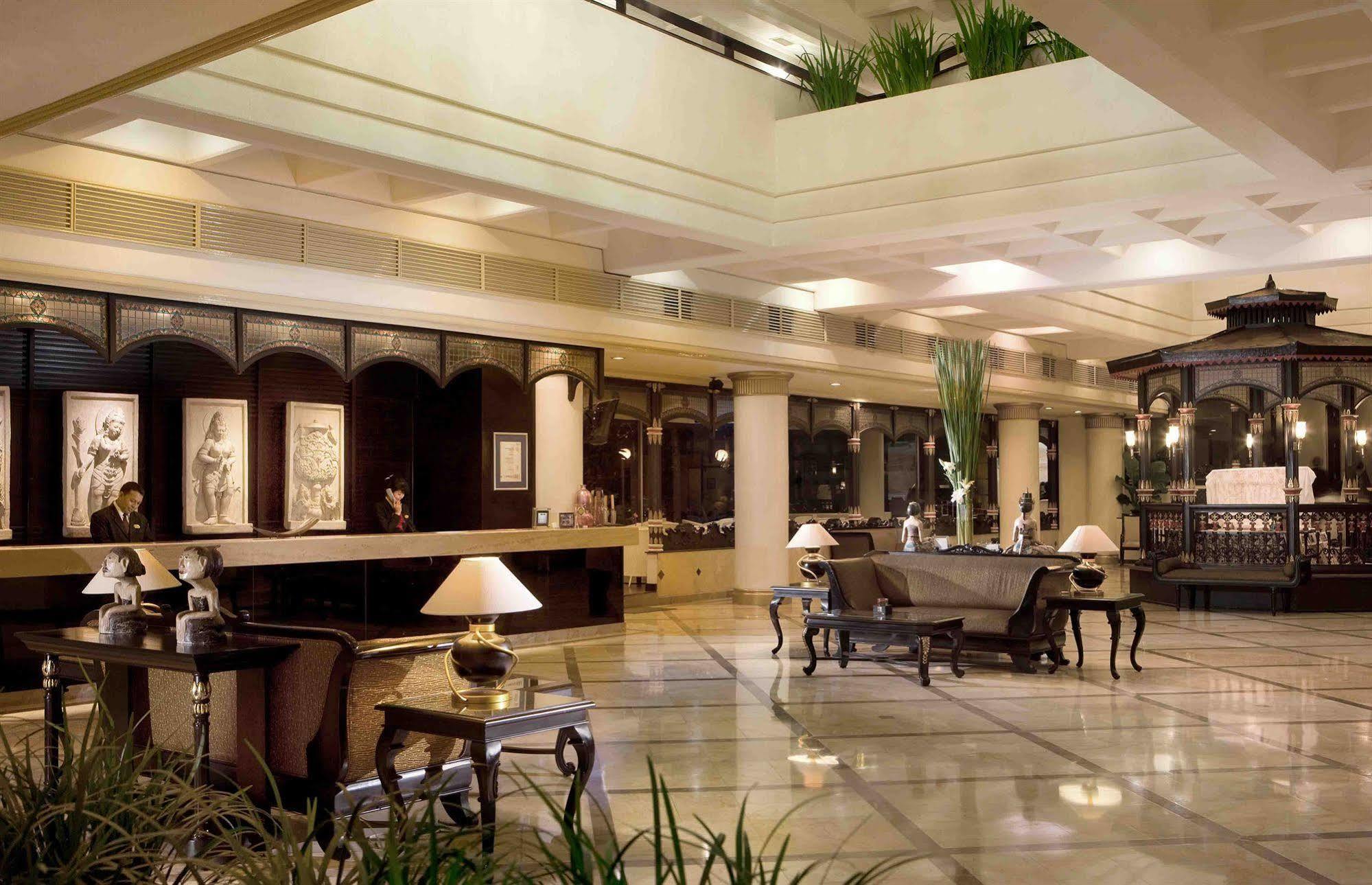 โฮเต็ล ซานติก้า พรีเมียร์ จ๊อกจา Hotel ยอกยาการ์ตา ภายนอก รูปภาพ