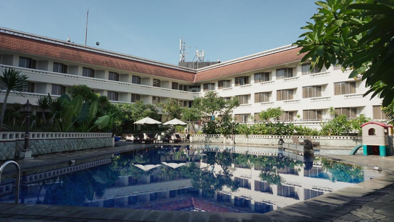 โฮเต็ล ซานติก้า พรีเมียร์ จ๊อกจา Hotel ยอกยาการ์ตา ภายนอก รูปภาพ