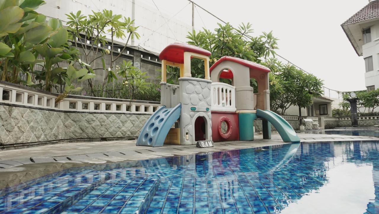 โฮเต็ล ซานติก้า พรีเมียร์ จ๊อกจา Hotel ยอกยาการ์ตา ภายนอก รูปภาพ